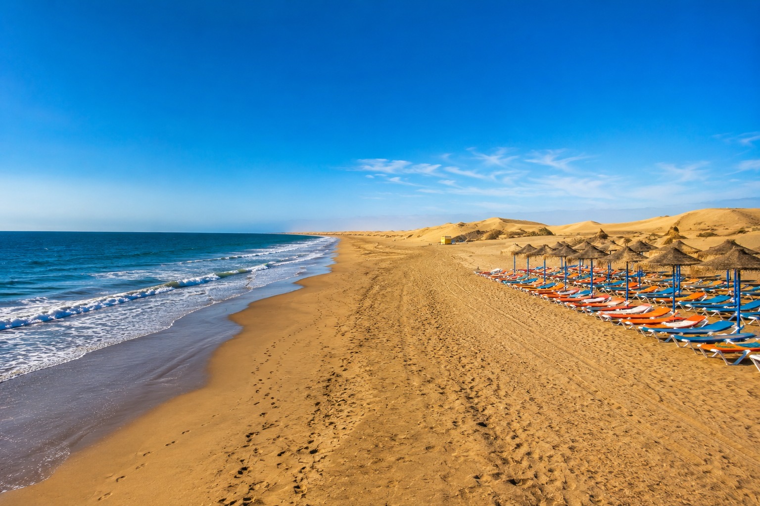 Playa del Inglés-stranden och Maspalomas-dynerna — södra Gran Canarias mest besökta resortzon