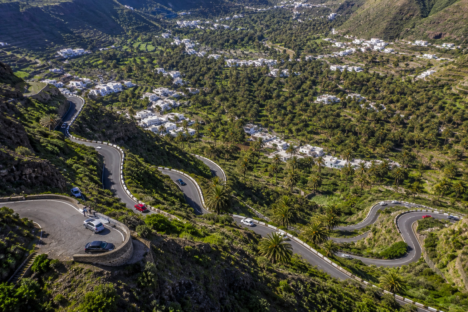 Översikt över Gran Canaria med kust, berg och dyner