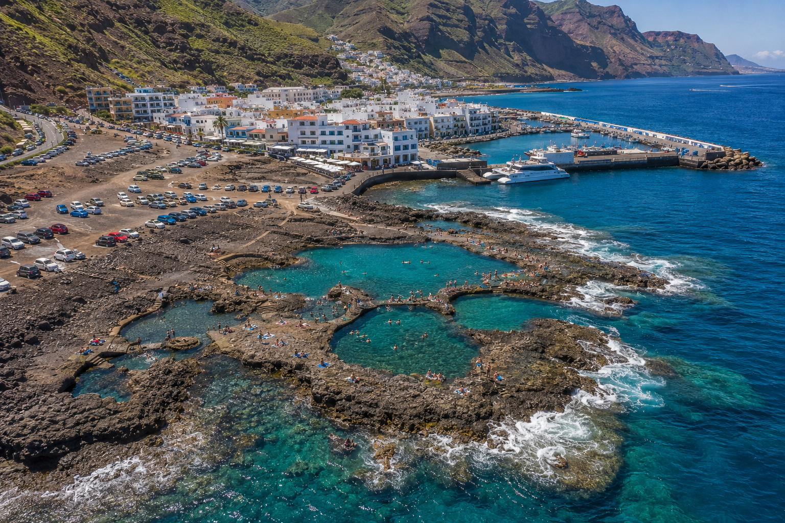 Agaete och Las Salinas vulkanpooler — norra Gran Canarias dramatiska kustlandskap med Puerto de las Nieves